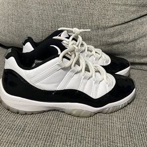 Jordan Retro 11 lows. Emerald Easter 08. Mens size 12. Good pre owned condition